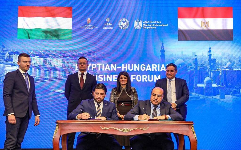بروتوكول تعاون بين اقتصادية قناة السويس والوكالة المجرية لترويج الصادرات