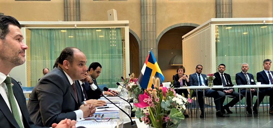 وزير التجارة والصناعة ونظيره السويدي يبحثان أطر التعاون المشترك في مجالات التجارة والصناعة والاستثمار